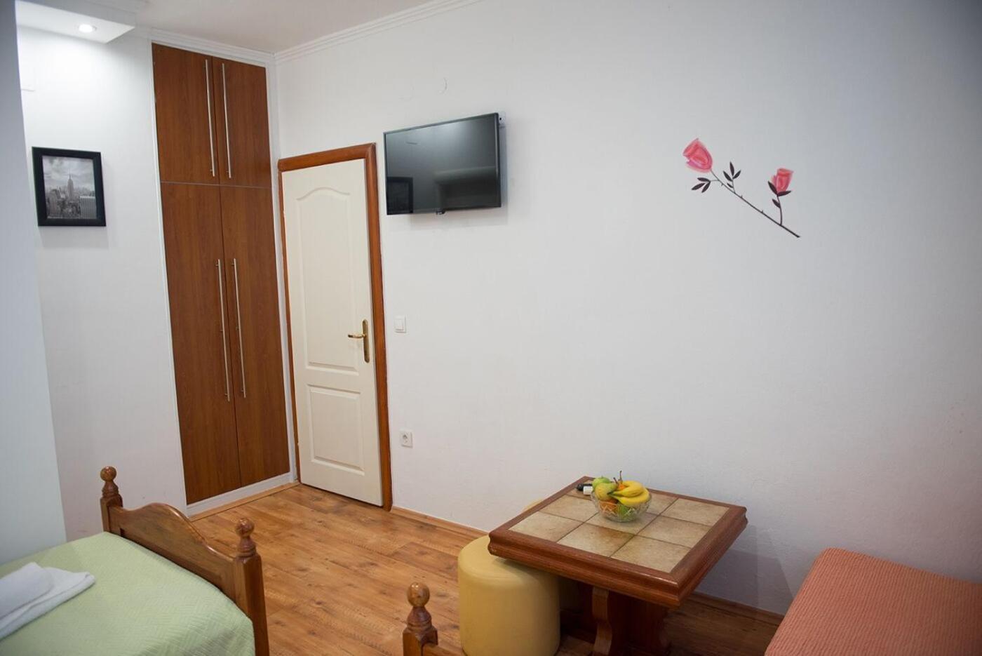 Apartments And Rooms Robi Podstrana Dış mekan fotoğraf