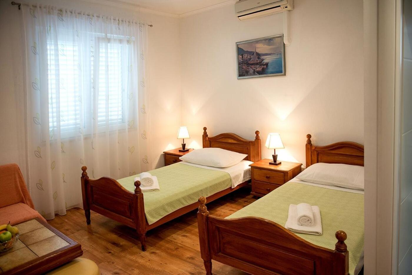 Apartments And Rooms Robi Podstrana Dış mekan fotoğraf